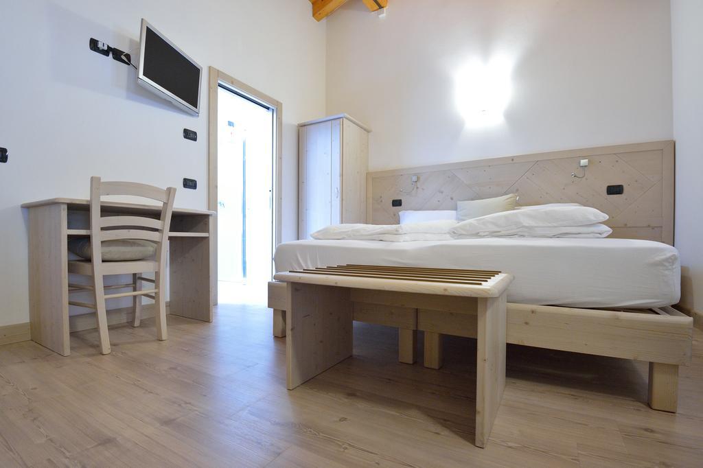 Ai Vellutai Bed & Breakfast อาลา ห้อง รูปภาพ